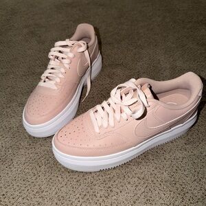 Nike Women's Blush Pink Platform Sneakers (NEVER WORN)